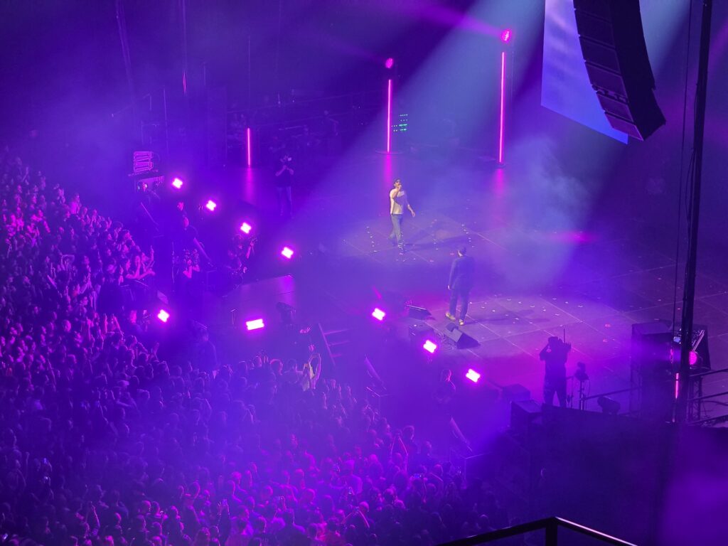 Le Galaxy S26 Ultra n'est plus le meilleur de nuit (son capteur n'est pas le plus grand), mais s'en sort très bien dans les configurations obscures.