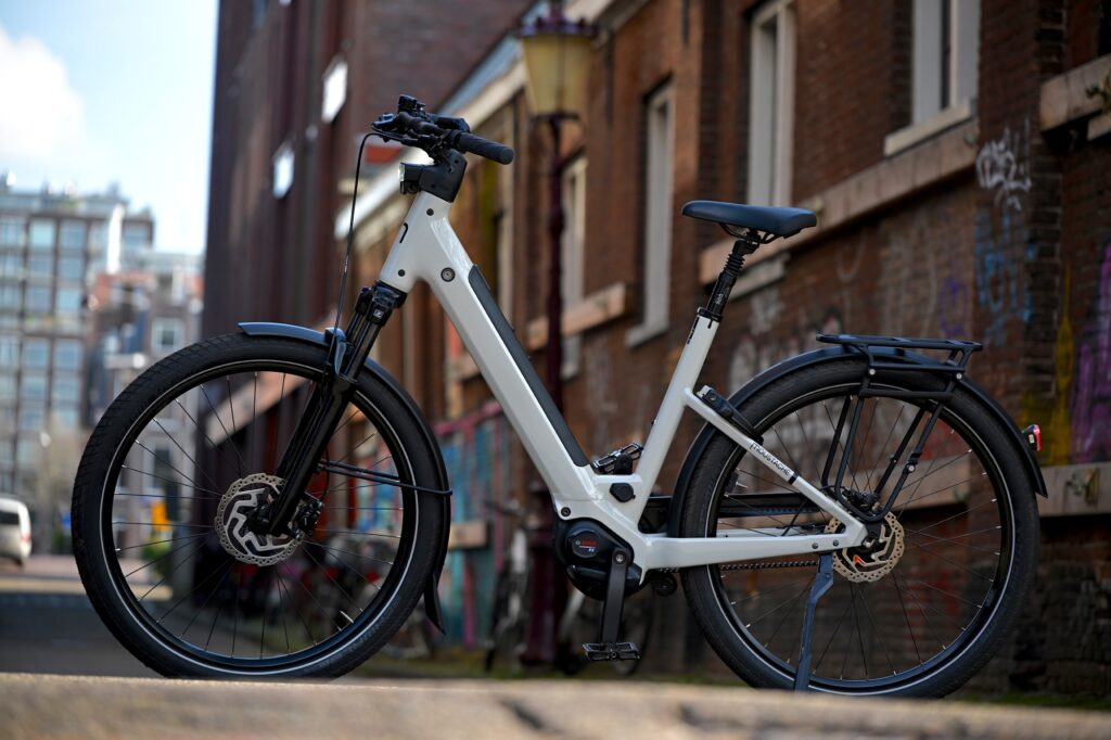 Le Mardi 27 existe en deux version. ici, la semi-rigide, sans amortisseur central. // Source : J&eacute;r&eacute;my FDIDA