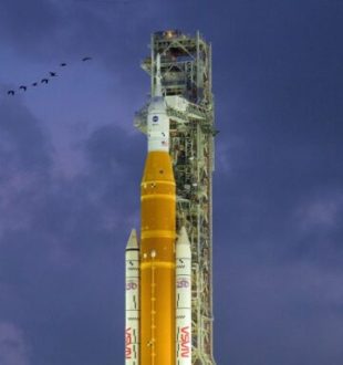 La fusée SLS d'Artémis II. // Source : Flickr/Nasa HQ Photo (image recadrée)