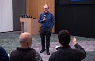 Brad Smith : Une réponse stupide // Source : Microsoft Communication Team