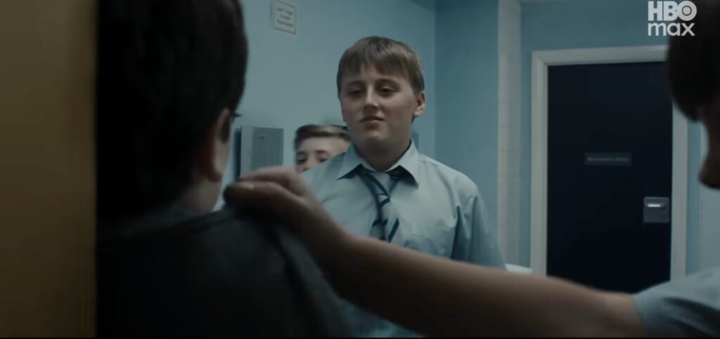 Harry Potter se fait harceler dans son &eacute;cole de Moldus // Source : HBO Max