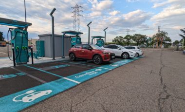 Station de recharge Carrefour Energie // Source : Raphaelle Baut pour Numerama Station de recharge Carrefour Energie // Source : Raphaelle Baut pour Numerama