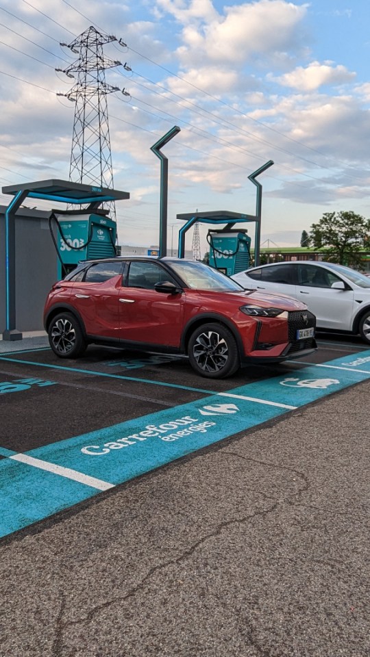 Station de recharge Carrefour Energie // Source : Raphaelle Baut pour Numerama