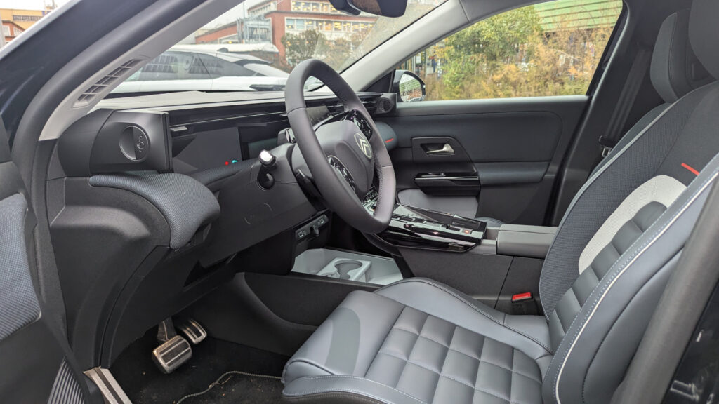 Des sièges moelleux à bord du Citroën ë-C5 Aircross // Source : Raphaelle Baut pour Numerama