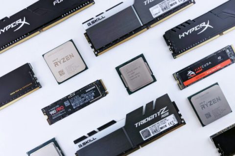 RAM, SSD et processeur PC // Source : Andrey Matveev