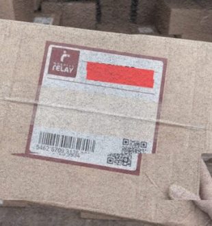 livreur photo // Source : montage Numerama