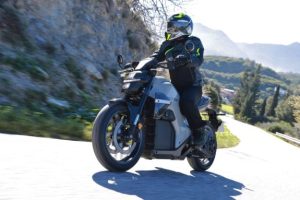 La Honda WN7 à l'essai. // Source : Honda pour Numerama La Honda WN7 à l'essai. // Source : Honda pour Numerama