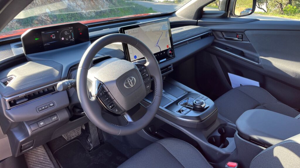 Le Toyota C-HR+ à l'essai. // Source : Robin San Vicente pour Numerama