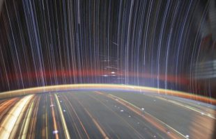 Les satellites Starlink vus depuis l'ISS. Source : X/@astro_Pettit Les satellites Starlink vus depuis l'ISS. Source : X/@astro_Pettit