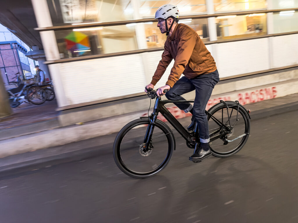 Moustache Dimanche 28 Urban // Source : J&eacute;r&eacute;my FDIDA