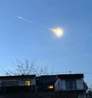 Le phénomène, observé au-dessus de Cologne. // Source : Via X @MoloWarMonitor (image recadrée)