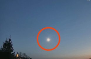 Le bolide observé le 8 mars 2026. // Source : ALLSKY7 / Bernd Klemt – AMS76 Herkenrath/DE ; annotation Numerama