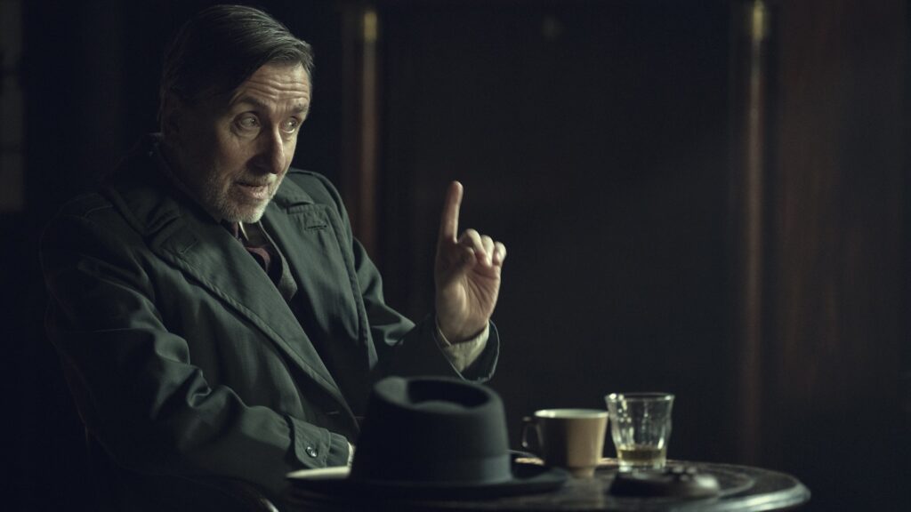 Peaky Blinders: The Immortal Man. Tim Roth as Beckett in Peaky Blinders: The Immortal Man. Cr. Robert Viglasky/Netflix © 2026.