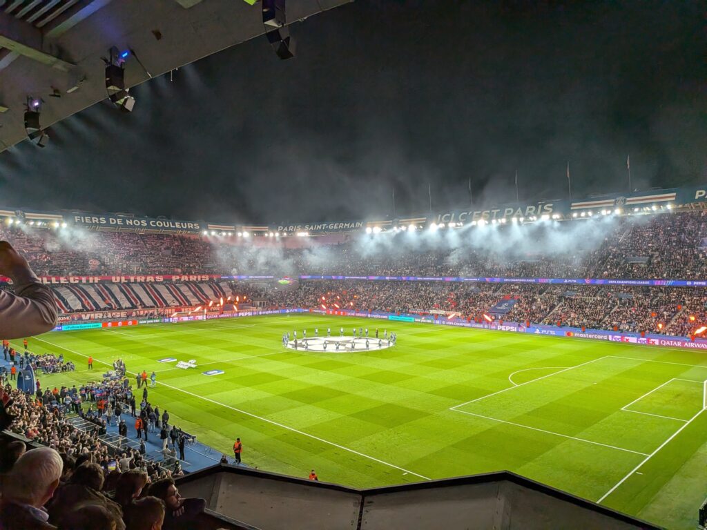 Enchaîner plusieurs photos de nuit avec le Pixel 10a est très agréable : aucune image n'est floue ou ratée. // Source : Numerama