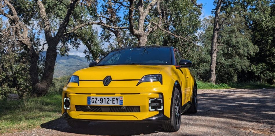 Renault 5 e-tech // Source : Raphaelle Baut pour Numerama