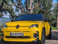 Renault 5 e-tech // Source : Raphaelle Baut pour Numerama Renault 5 e-tech // Source : Raphaelle Baut pour Numerama