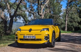 Renault 5 e-tech // Source : Raphaelle Baut pour Numerama