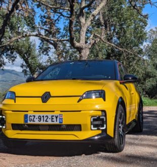 Renault 5 e-tech // Source : Raphaelle Baut pour Numerama