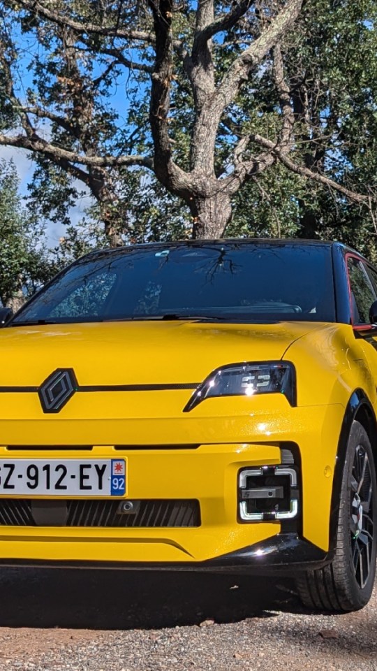 Renault 5 e-tech // Source : Raphaelle Baut pour Numerama