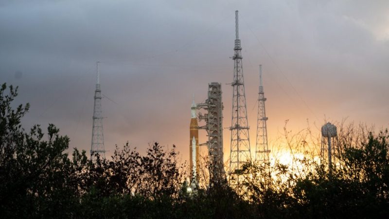 Lancement d&rsquo;Artémis II vers la Lune&nbsp;: la Nasa fait face à une tempête solaire inattendue