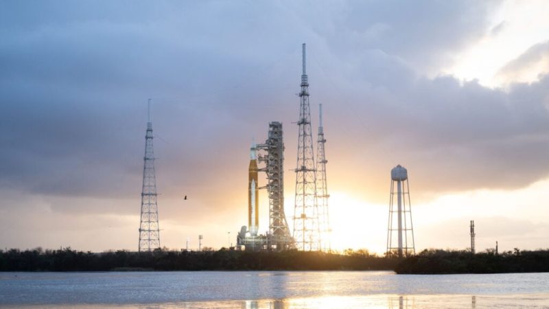 Nuages, vents et tempête solaire&nbsp;: la Nasa sur le qui-vive pour le lancement d&rsquo;Artémis 2