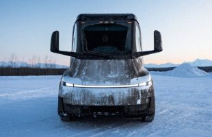 Le Tesla Semi en test dans des conditions extrêmes. // Source : Tesla Semi