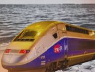 Les ventes pour les billets de train de l'été vont bientôt commencer. // Source : Montage Numerama avec Canva Les ventes pour les billets de train de l'été vont bientôt commencer. // Source : Montage Numerama avec Canva