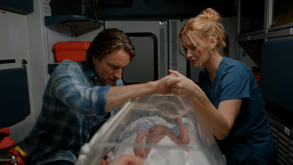 Virgin River S7. (L to R) Martin Henderson as Jack Sheridan and Alexandra Breckenridge as Melinda Monroe in Episode #710 of Virgin River S7. Cr. Courtesy of Netflix &copy; 2025