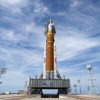 La fusée SLS, le 31 mars 2026, prête à partir. // Source : Flickr/Nasa HQ Photo (image recadrée)