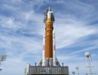 La fusée SLS, le 31 mars 2026, prête à partir. // Source : Flickr/Nasa HQ Photo (image recadrée)