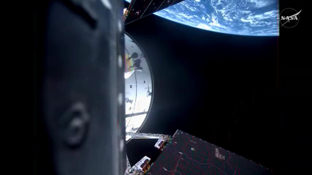 La capsule Orion et la Terre. // Source : Nasa YouTube