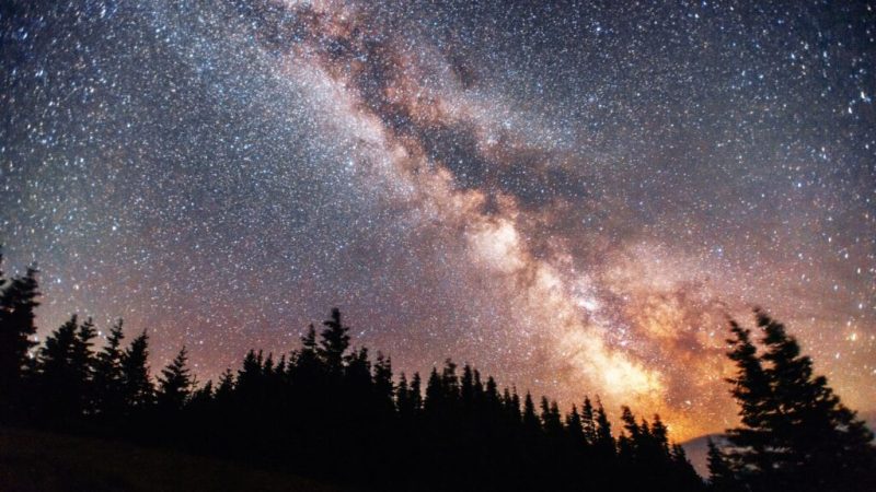 Élongation de Mercure, étoiles filantes, pleine Lune : que voir dans le ciel en avril 2026 ?