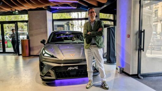 Cupra Raval avec Pedro Fondevilla (directeur France Seat & Cupra) // Source : Raphaelle Baut pour Numerama