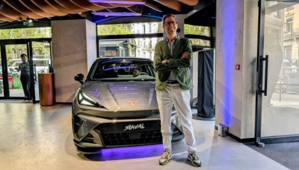 Cupra Raval avec Pedro Fondevilla (directeur France Seat & Cupra) // Source : Raphaelle Baut pour Numerama