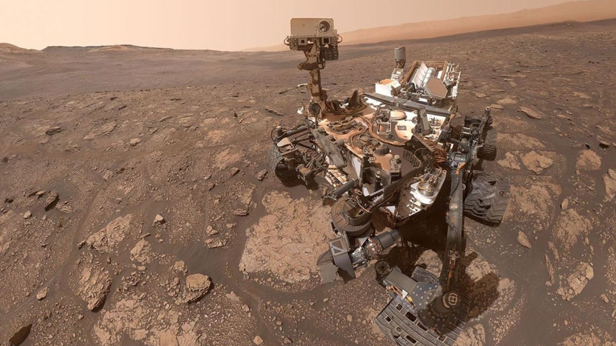 Selfie de Curiosity obtenu après le forage des roches Mary Anning.  // Source : NASA/JPL-Caltech/MSSS