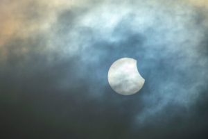 Éclipse solaire. // Source : Flickr/CC/Alison Day (image recadrée)