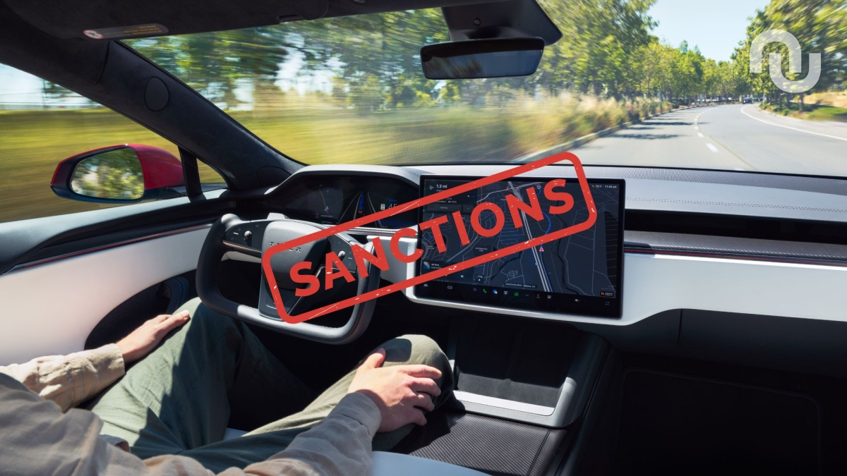 Sanction pour certains utilisateurs non autorisés du FSD Tesla // Source : Montage Numerama Sanction pour certains utilisateurs non autorisés du FSD Tesla // Source : Montage Numerama