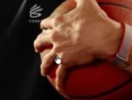 Le bracelet de Google sur Stephen Curry. // Source : Instagram / Stephen Curry