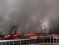 Incendie dans un bâtiment du siège BYD // Source : Capture vidéo sur Weibo Incendie dans un bâtiment du siège BYD // Source : Capture vidéo sur Weibo