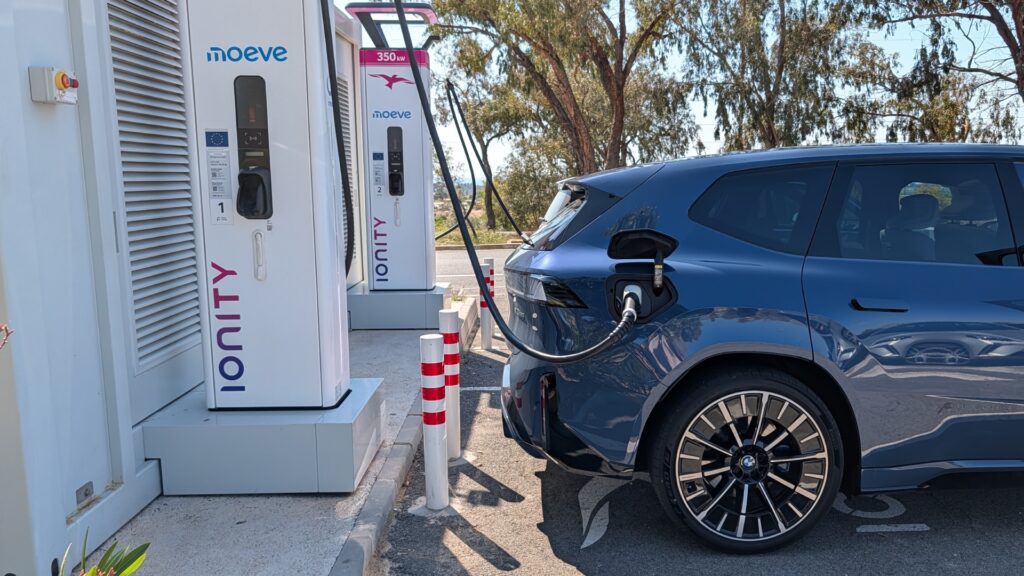 Station Ionity lors de l'essai BMW iX3 // Source : Raphaelle Baut pour Numerama