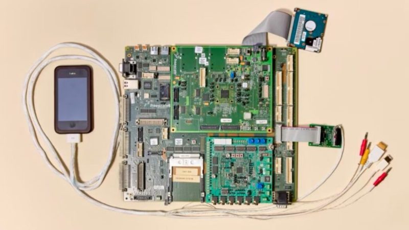 Pour ses 50 ans, Apple montre des prototypes d&rsquo;iPhone et d&rsquo;iPod