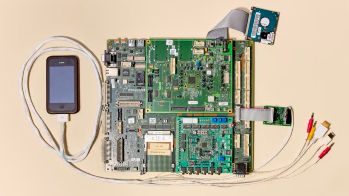 Prototype d'iPhone  // Source : Capture du site du Wall Street Journal