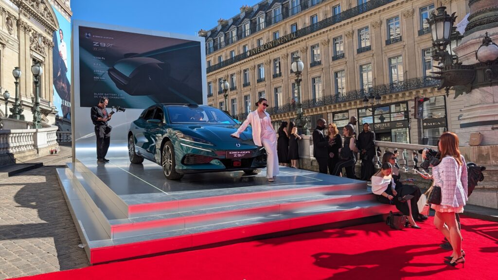 Les influenceurs monopolisaient les Z9GT expos&eacute;es  // Source : Raphaelle Baut pour Numerama