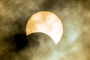 Éclipse solaire. // Source : Canva