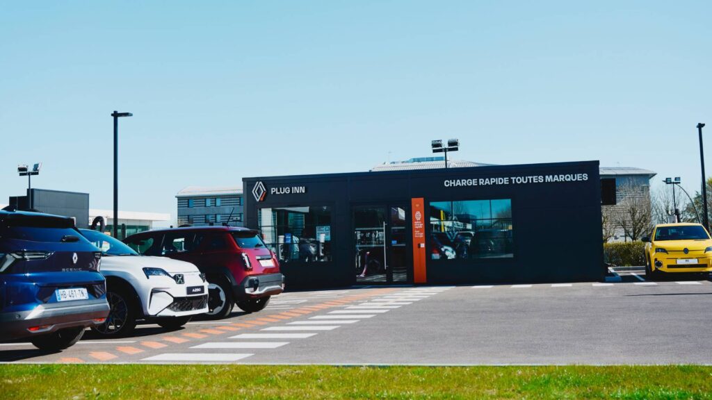 Le r&eacute;seau de stations Mobilize devient Plug Inn // Source : Renault