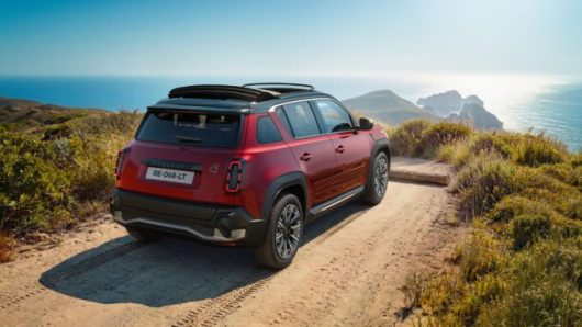 La nouvelle Renault 4 E-Tech Plein Sud. // Source : Renault
