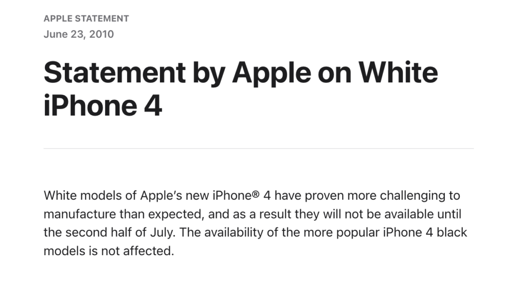Le premier communiqu&eacute; d'Apple sur l'iPhone 4 blanc.