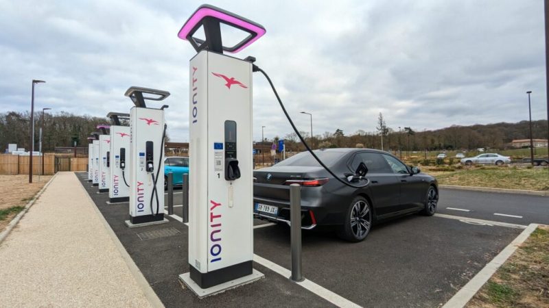 Recharge rapide&nbsp;: La non fiabilité des bornes est une épine dans le pied de la transition