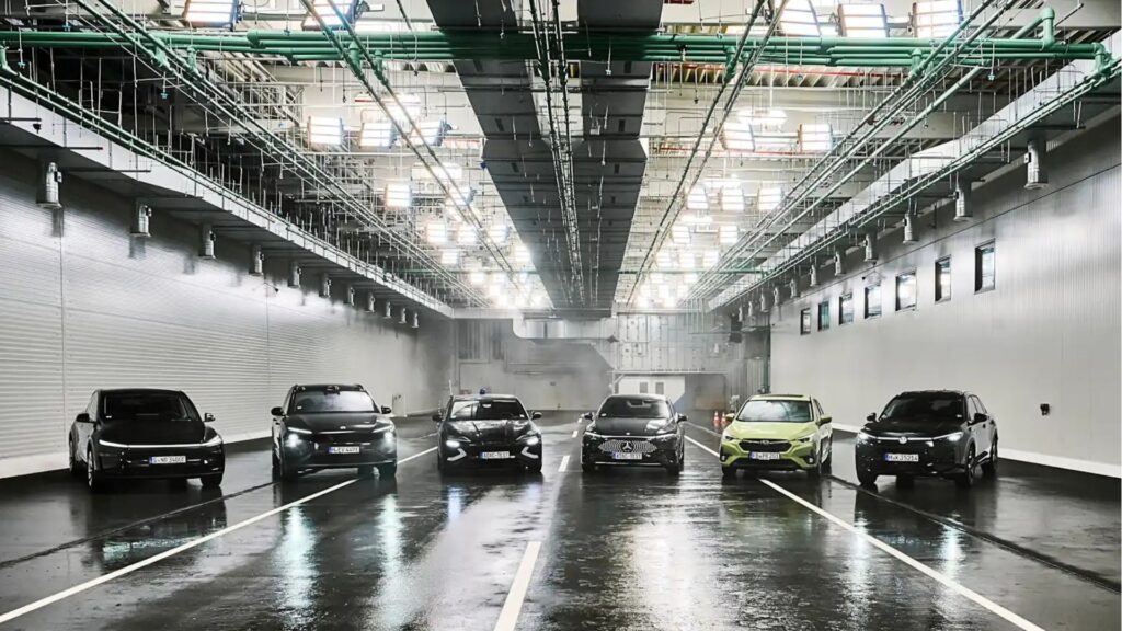 L'ADAC a mis &agrave; l'&eacute;preuve diff&eacute;rents syst&egrave;mes d'aides &agrave; la conduite dans des conditions difficiles. // Source : ADAC