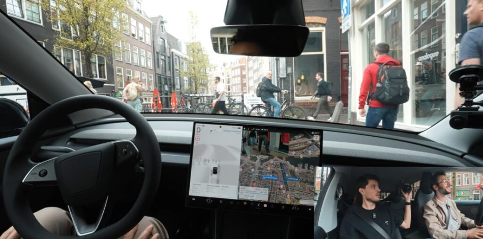 La conduite entièrement automatique de Tesla et les vélos d'Amsterdam : un petit enfer de stress.